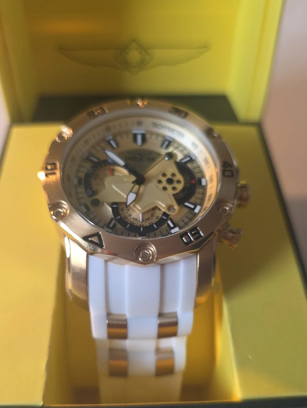 515.  Invicta Pro Diver SCUBA Men's Watch - 50mm. Gold, White (23424)